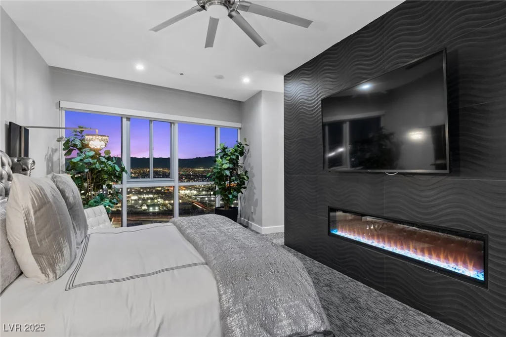 4575 Dean Martin, Las Vegas, NV 89103