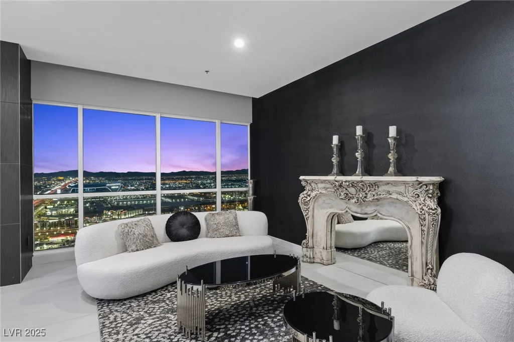 4575 Dean Martin, Las Vegas, NV 89103