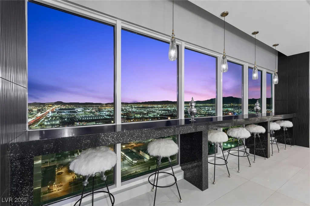 4575 Dean Martin, Las Vegas, NV 89103