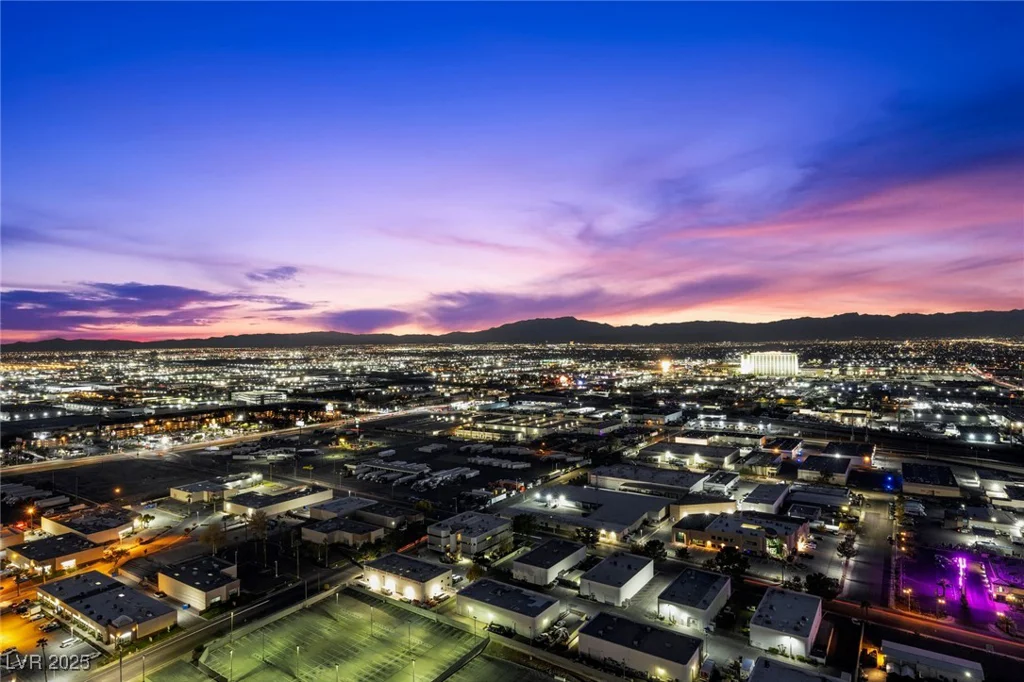 4575 Dean Martin, Las Vegas, NV 89103