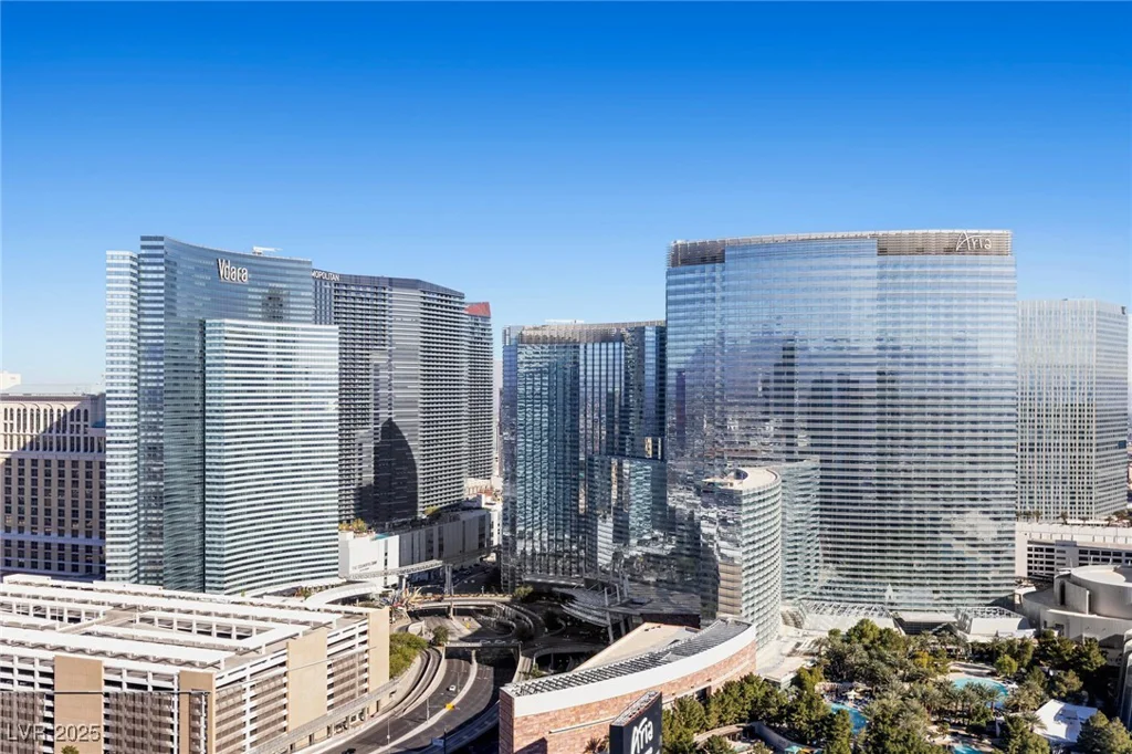 4575 Dean Martin, Las Vegas, NV 89103