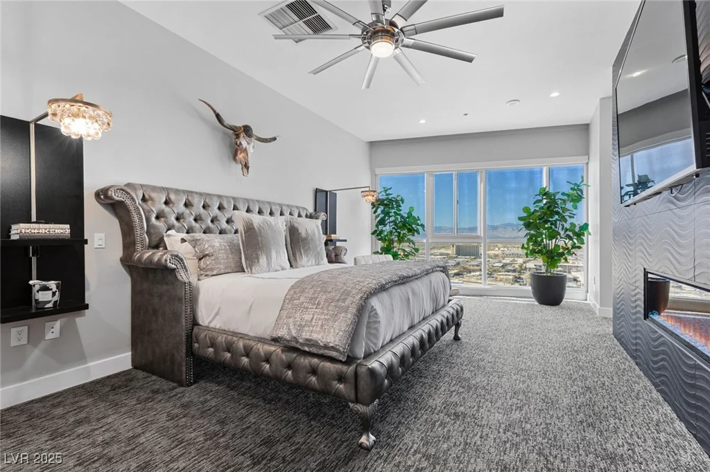 4575 Dean Martin, Las Vegas, NV 89103