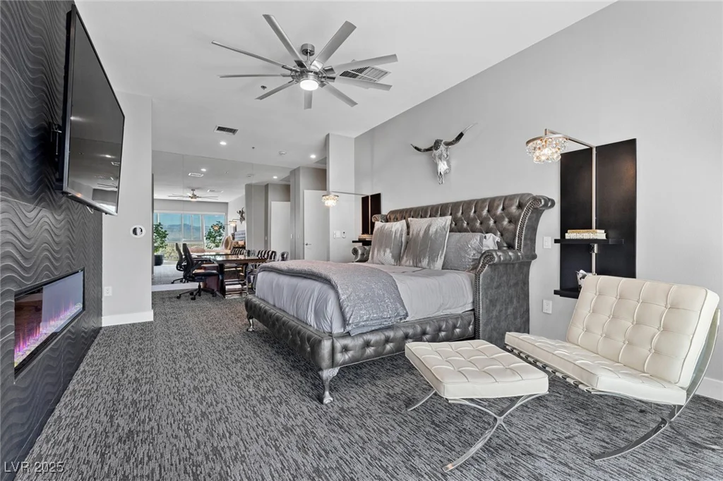 4575 Dean Martin, Las Vegas, NV 89103