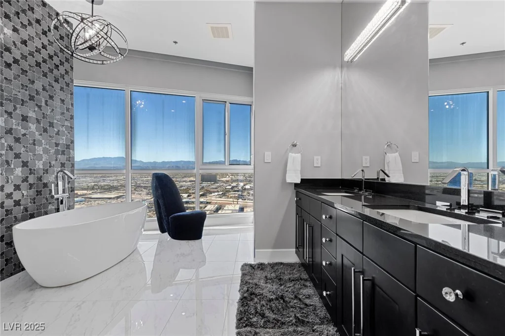 4575 Dean Martin, Las Vegas, NV 89103