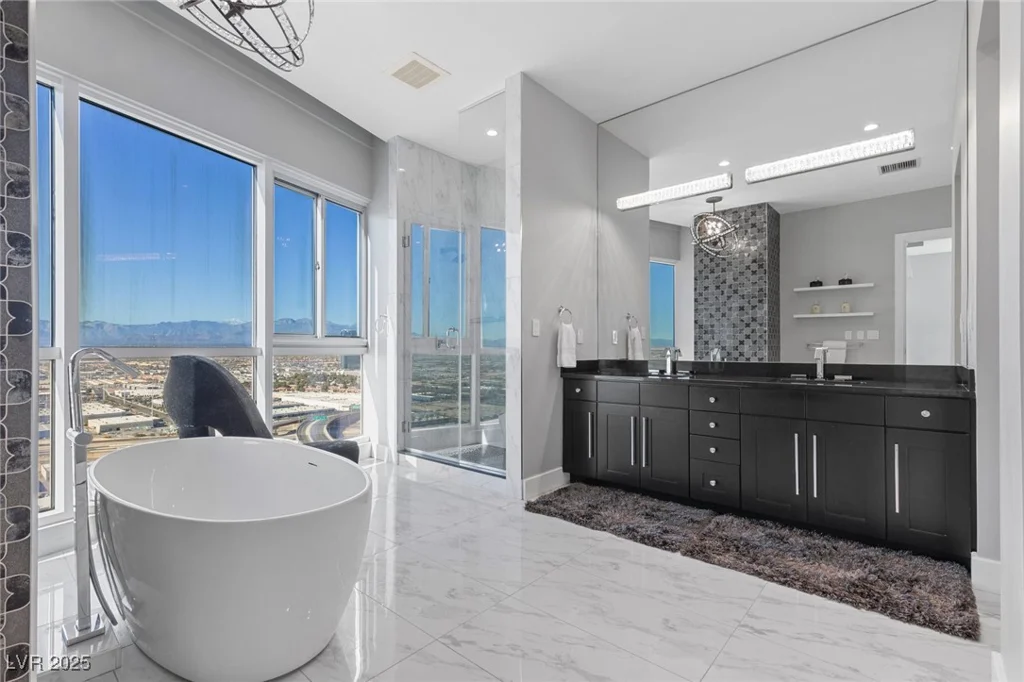4575 Dean Martin, Las Vegas, NV 89103