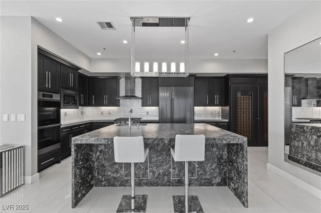 4575 Dean Martin, Las Vegas, NV 89103