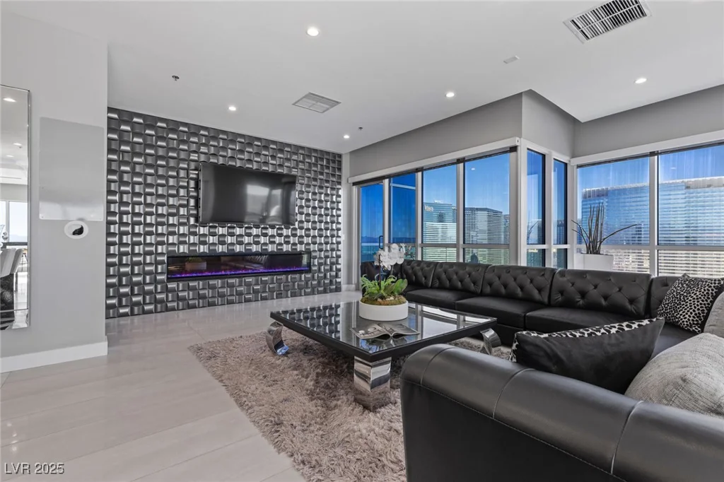 4575 Dean Martin, Las Vegas, NV 89103