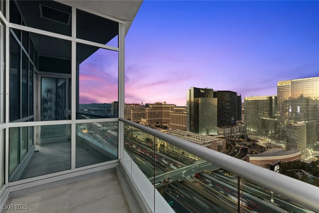4575 Dean Martin, Las Vegas, NV 89103