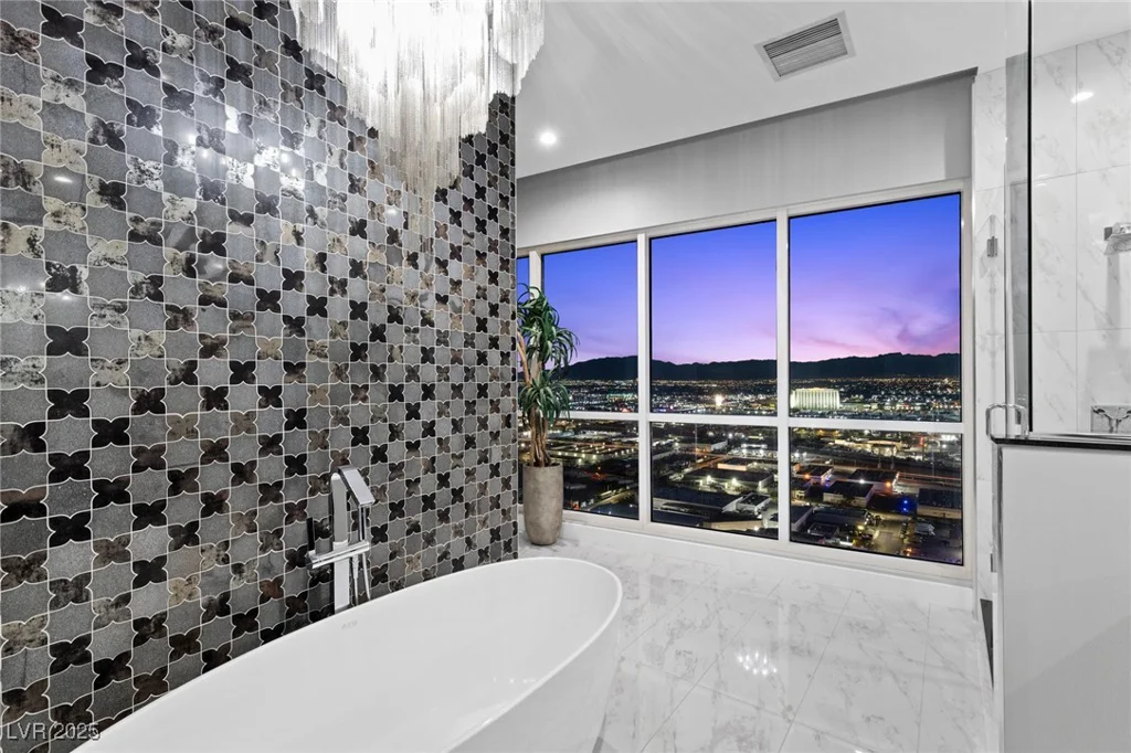 4575 Dean Martin, Las Vegas, NV 89103