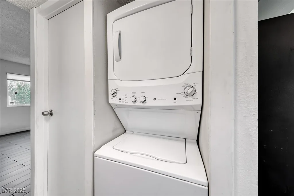 4770 Topaz, Las Vegas, NV 89121