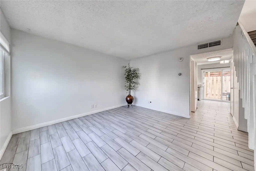 4770 Topaz, Las Vegas, NV 89121