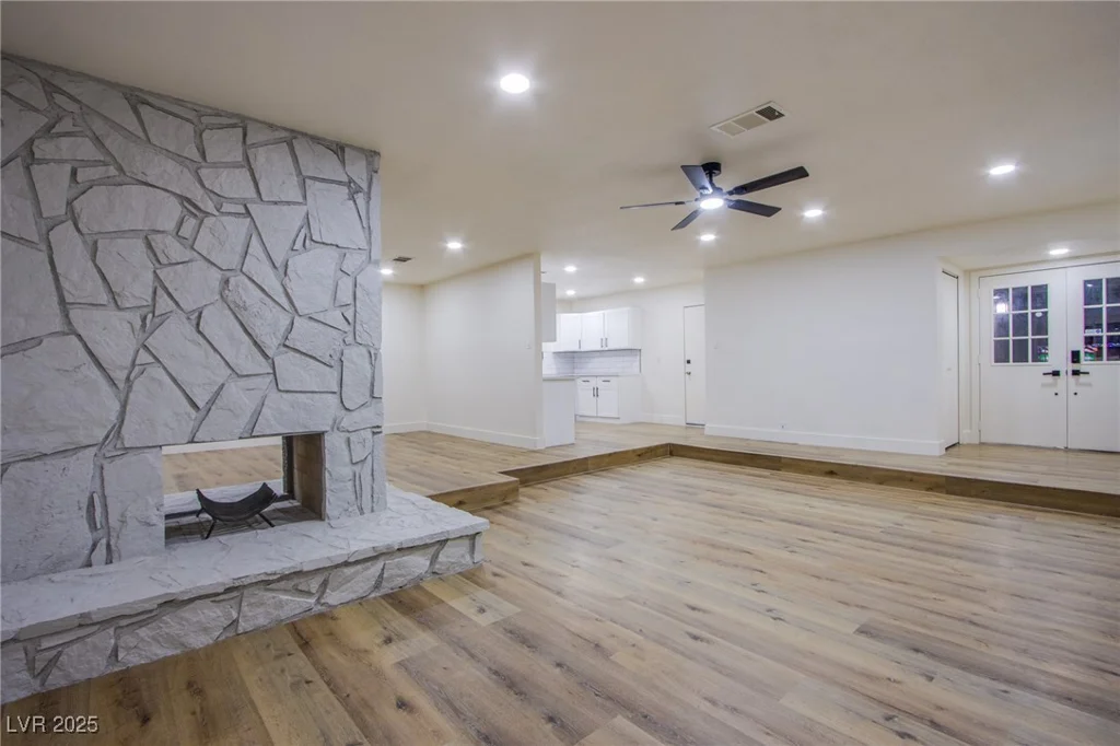204 Bradshaw, Las Vegas, NV 89145