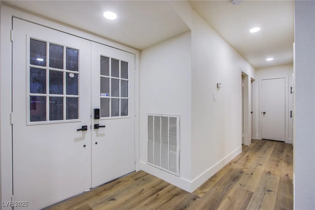204 Bradshaw, Las Vegas, NV 89145