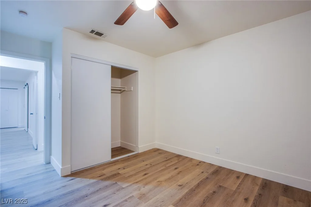 204 Bradshaw, Las Vegas, NV 89145