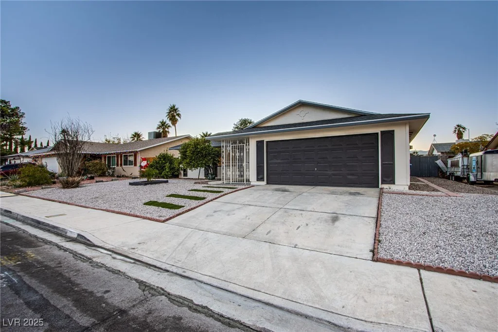 204 Bradshaw, Las Vegas, NV 89145