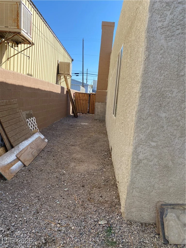 2529 Meadows, Las Vegas, NV 89101