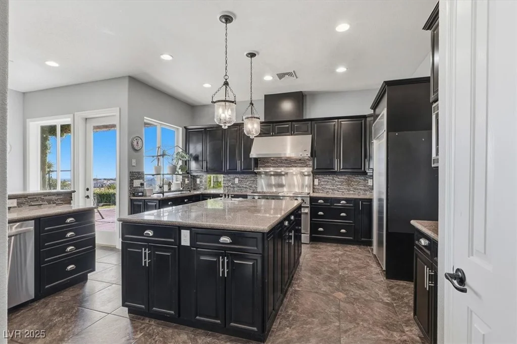 9465 Fisher, Las Vegas, NV 89149