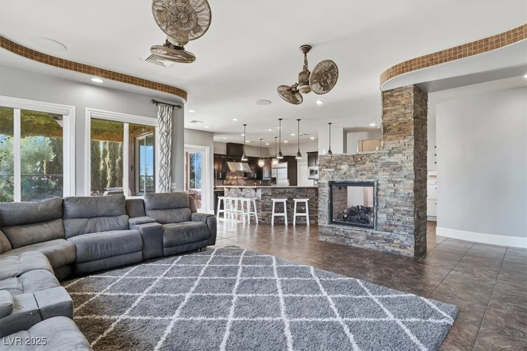 9465 Fisher, Las Vegas, NV 89149