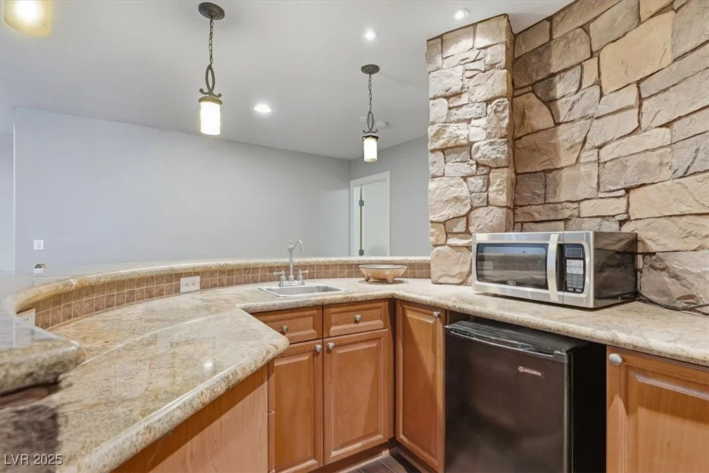 9465 Fisher, Las Vegas, NV 89149