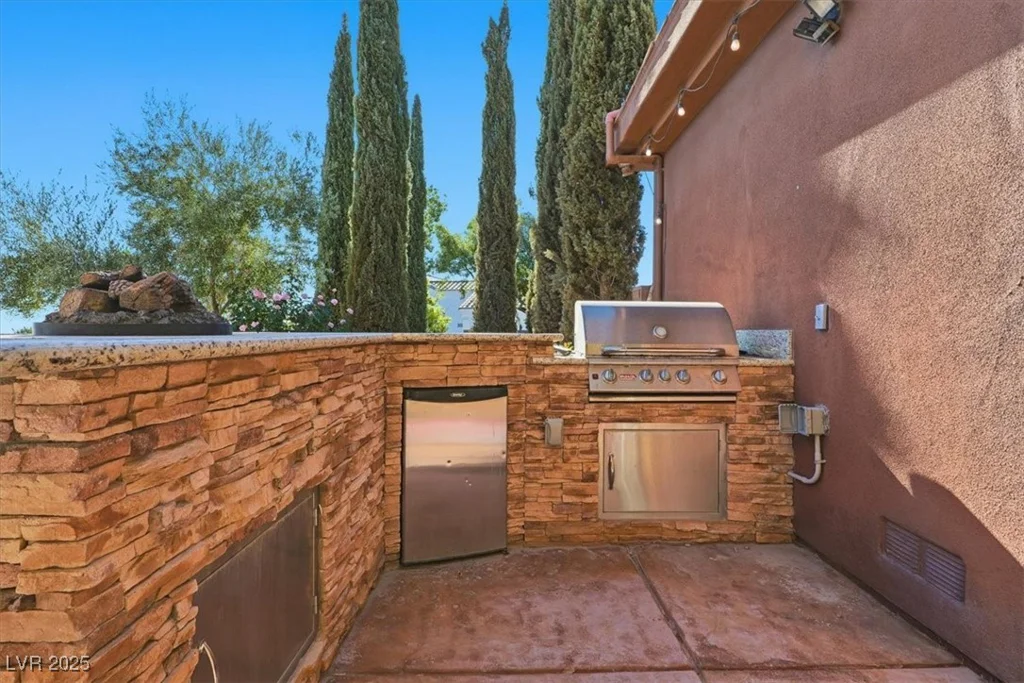 9465 Fisher, Las Vegas, NV 89149