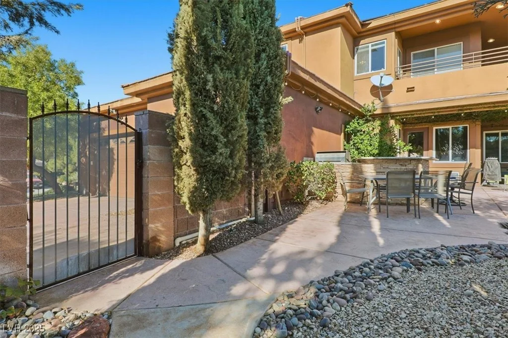 9465 Fisher, Las Vegas, NV 89149
