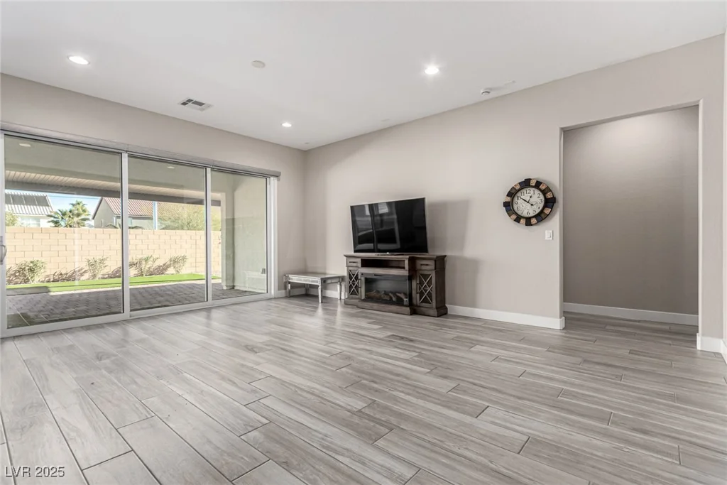 10086 Goff Grove Ct, Las Vegas, NV 89183