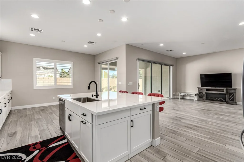 10086 Goff Grove Ct, Las Vegas, NV 89183