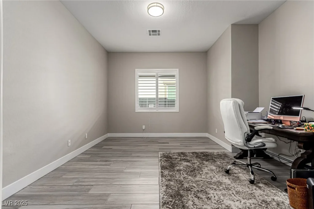 10086 Goff Grove Ct, Las Vegas, NV 89183
