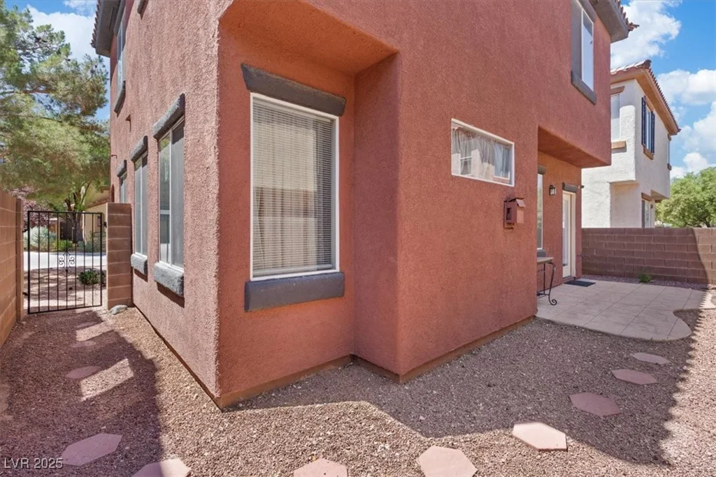 10918 Avenzano, Las Vegas, NV 89141