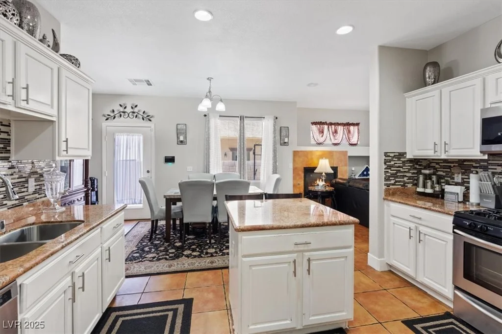 10918 Avenzano, Las Vegas, NV 89141