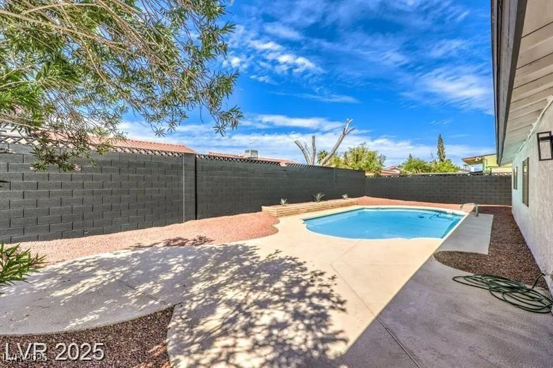 1700 Breezewood, Las Vegas, NV 89108