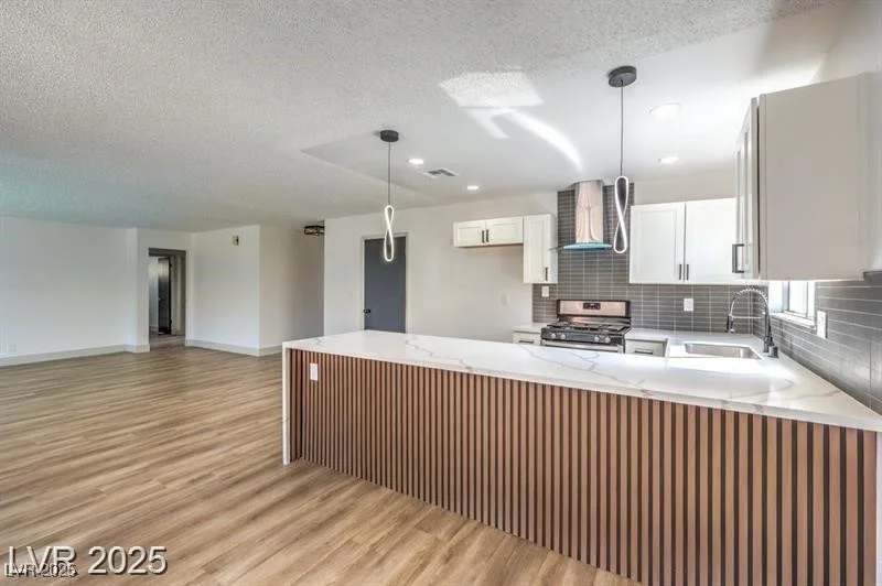 1700 Breezewood, Las Vegas, NV 89108