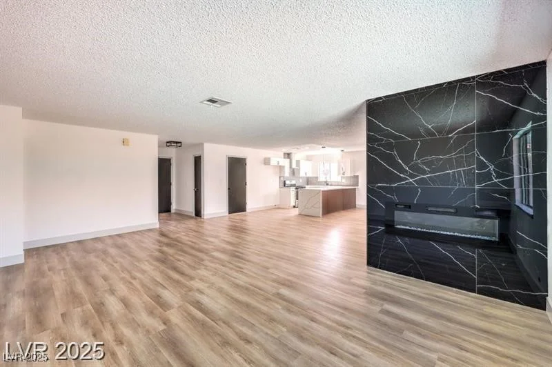 1700 Breezewood, Las Vegas, NV 89108