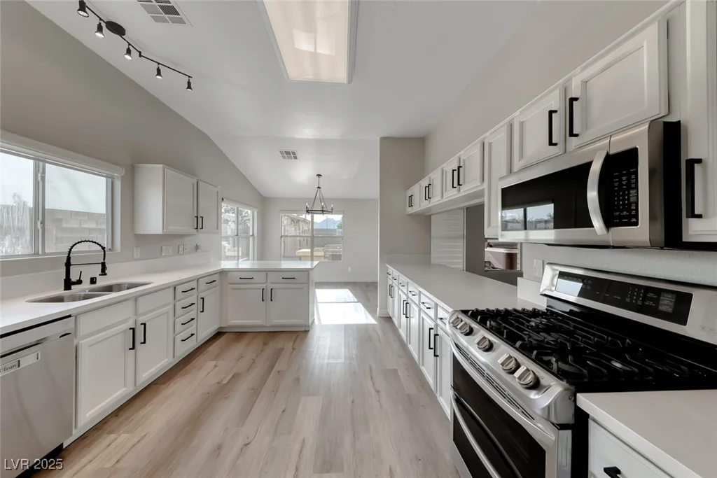 901 River Mountain, Henderson, NV 89015