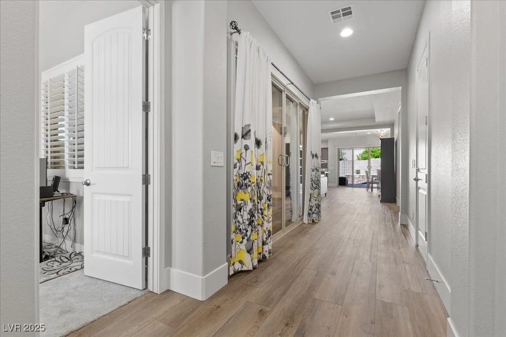251 Castellari, Las Vegas, NV 89138