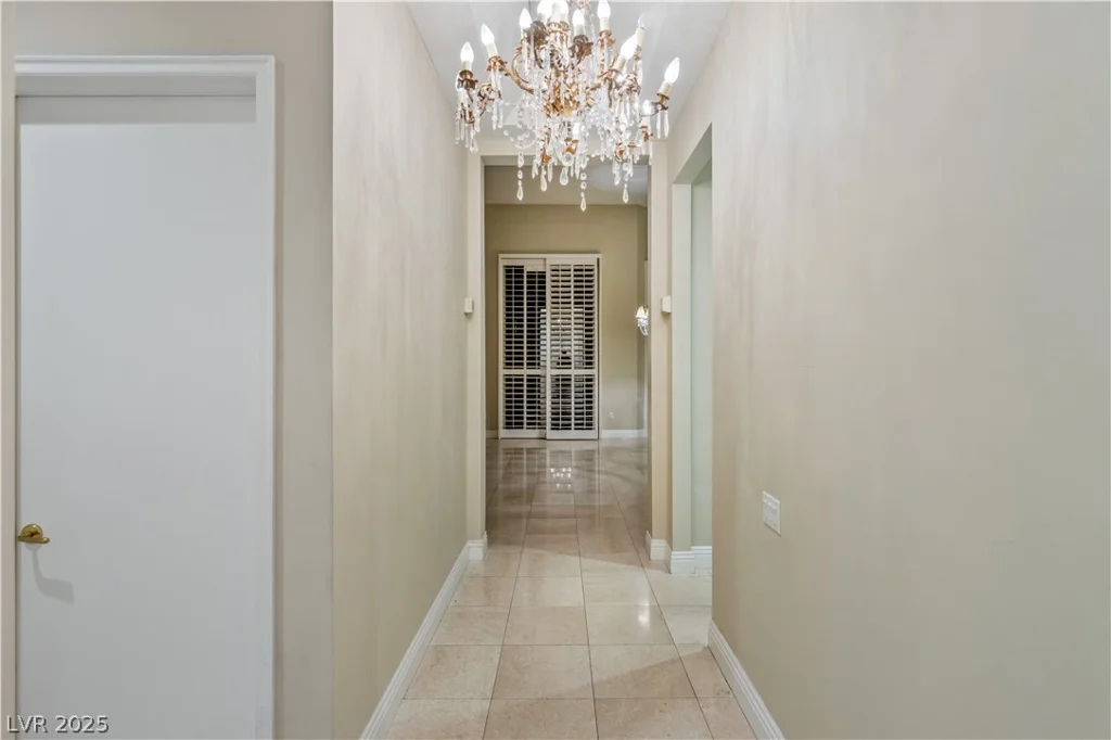 2747 Paradise, Las Vegas, NV 89109