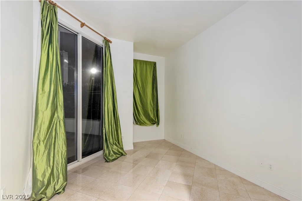 2747 Paradise, Las Vegas, NV 89109