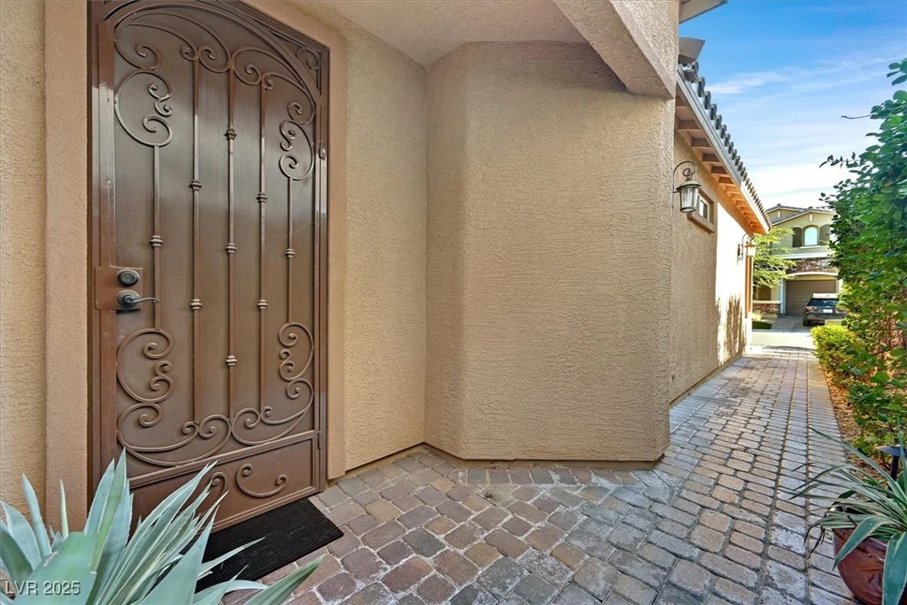 12243 Kings Eagle, Las Vegas, NV 89141