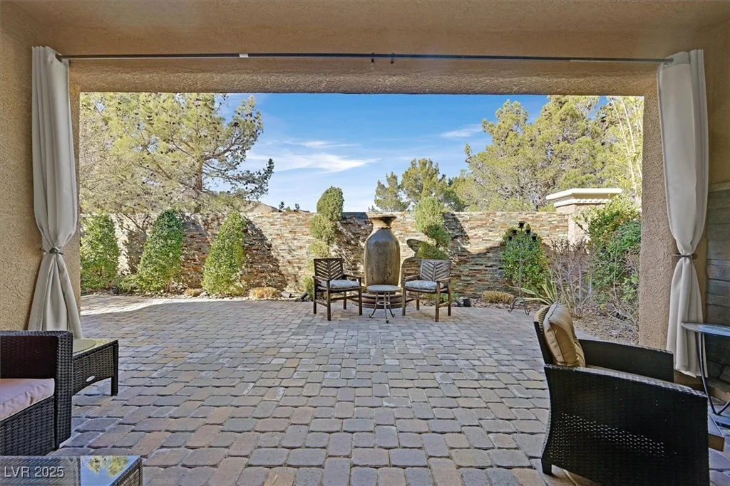 12243 Kings Eagle, Las Vegas, NV 89141