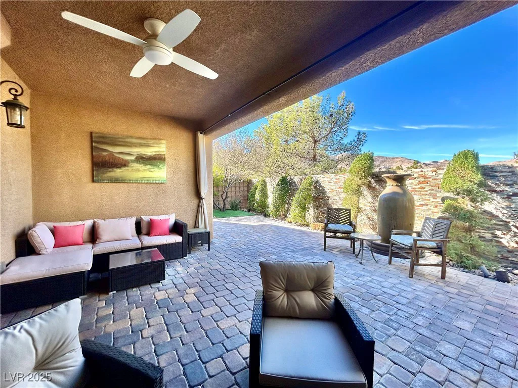 12243 Kings Eagle, Las Vegas, NV 89141