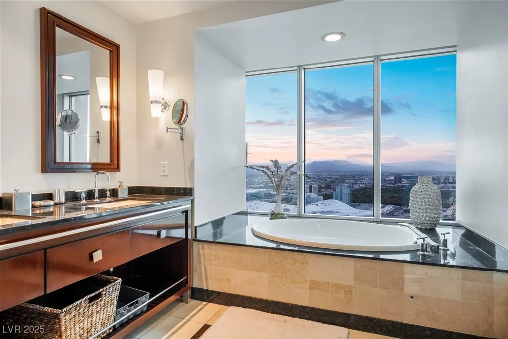 2700 Las Vegas, Las Vegas, NV 89109