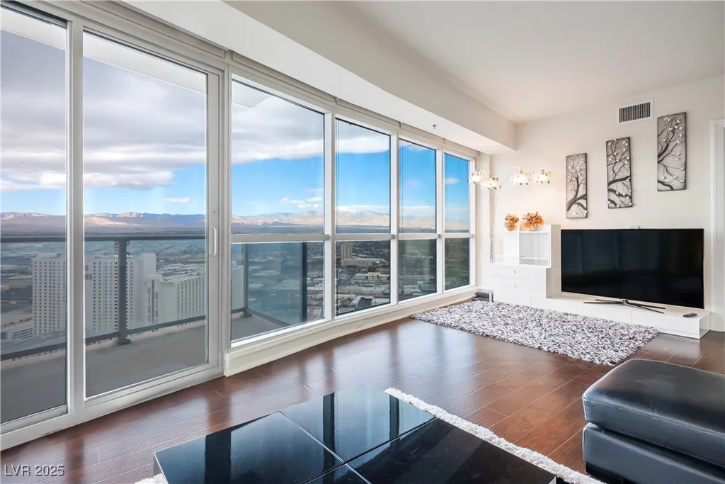 2700 Las Vegas, Las Vegas, NV 89109