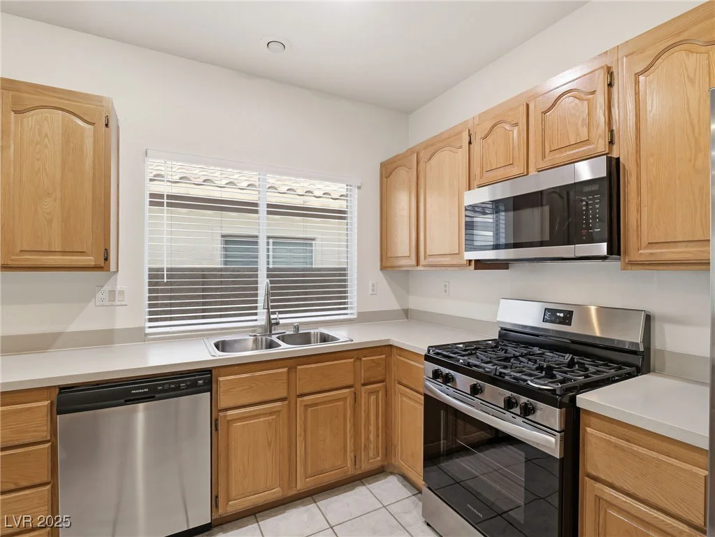 901 Royal Birch, Las Vegas, NV 89144