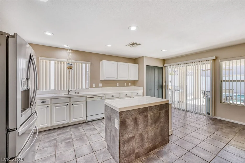 717 Moonlight Mesa, Henderson, NV 89011