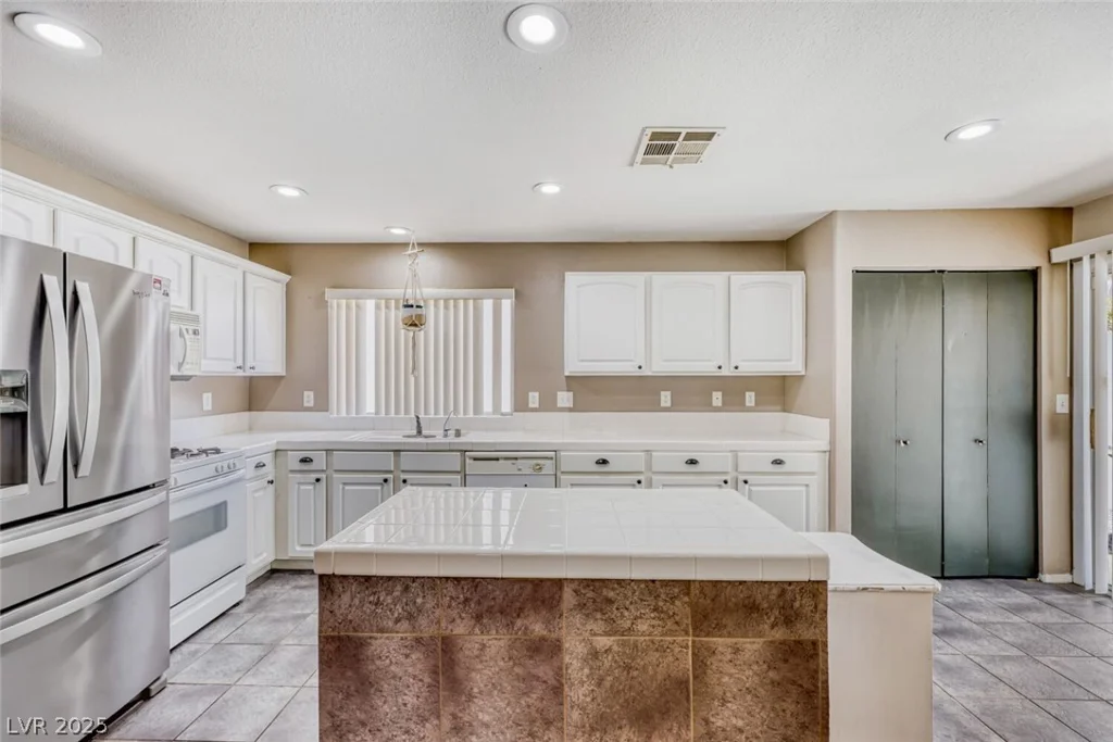 717 Moonlight Mesa, Henderson, NV 89011