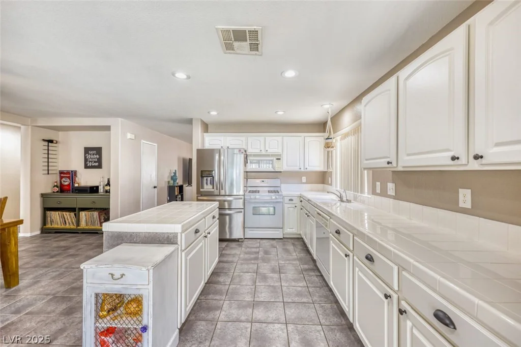 717 Moonlight Mesa, Henderson, NV 89011