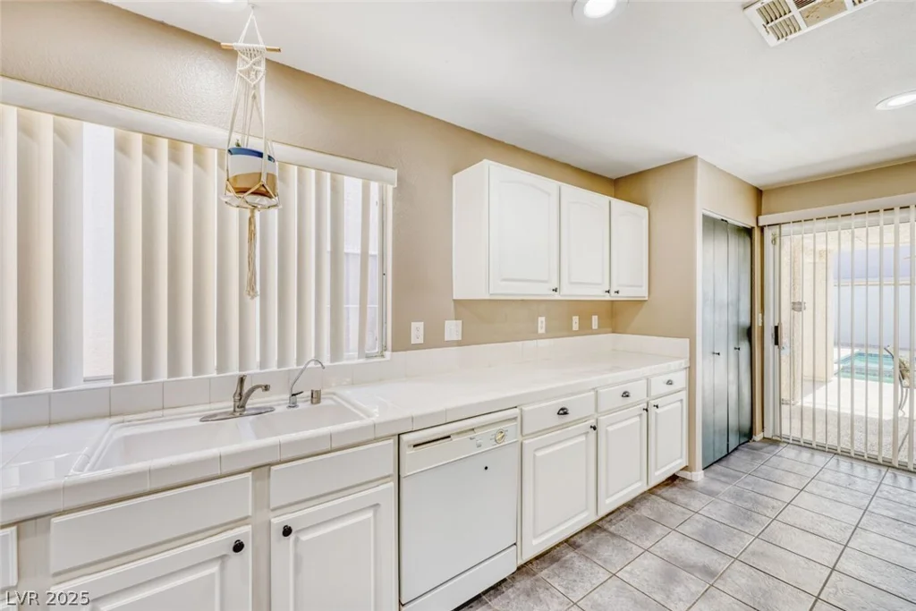 717 Moonlight Mesa, Henderson, NV 89011