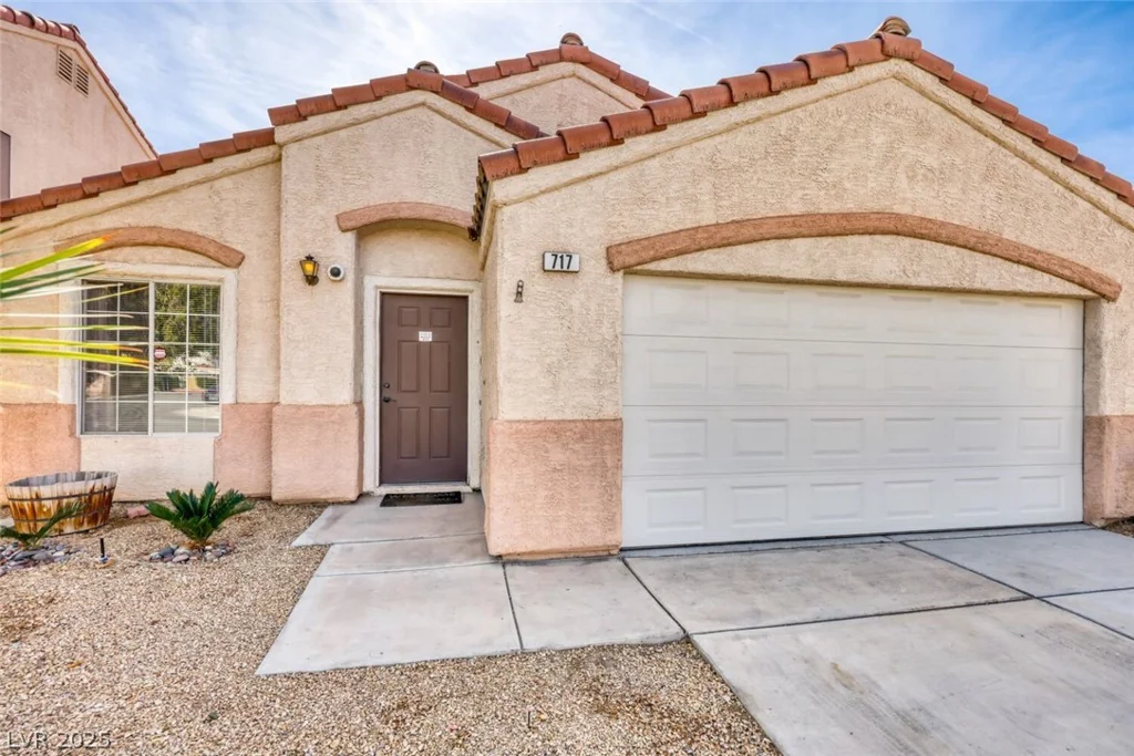 717 Moonlight Mesa, Henderson, NV 89011