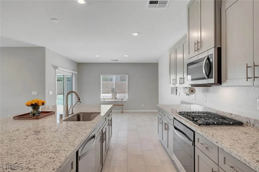 1943 Marks River, North Las Vegas, NV 89084