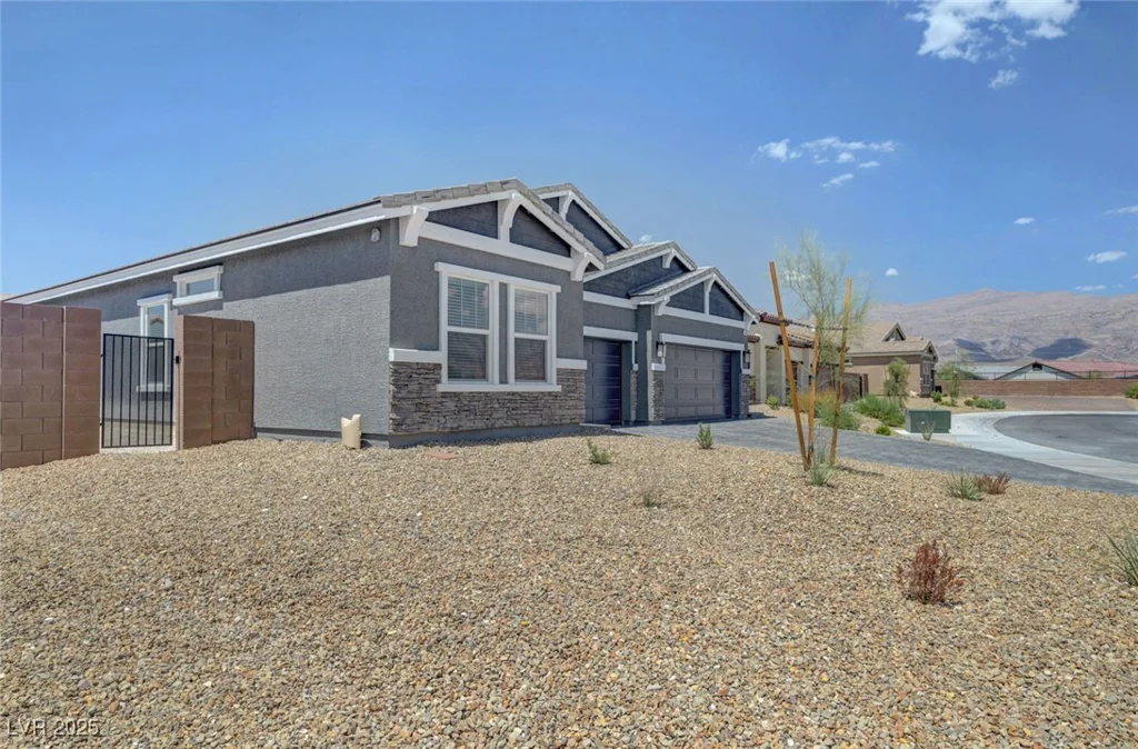 1943 Marks River, North Las Vegas, NV 89084